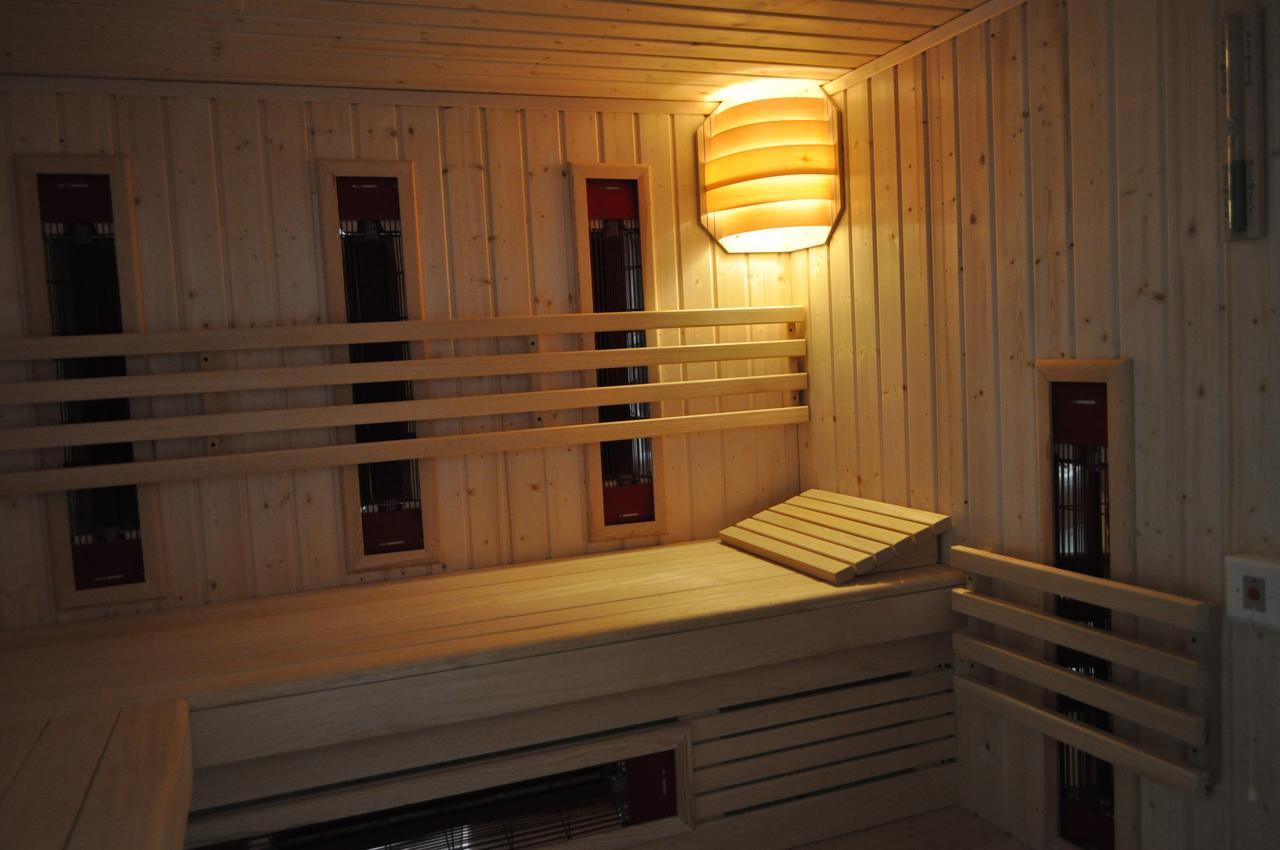 Hotel Metro Kłodzko Kültér fotó