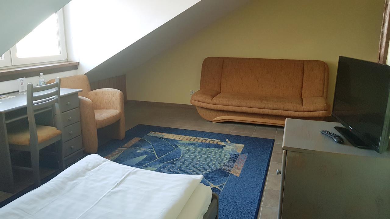 Hotel Metro Kłodzko Kültér fotó