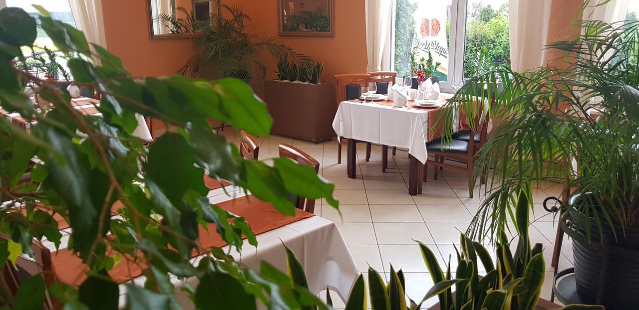 Hotel Metro Kłodzko Kültér fotó