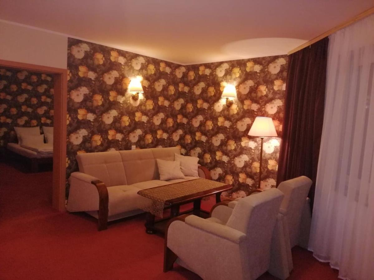 Hotel Metro Kłodzko Kültér fotó